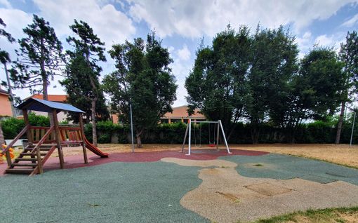 Busto, gioco rimosso ma non rimpiazzato al parco di via Genova. Famiglie in attesa Busto, gioco rimosso ma non rimpiazzato al parco di via Genova. Famiglie in attesa