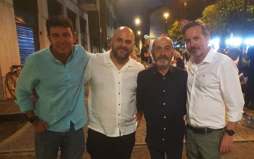 Da sinistra: il vicesindaco Folegani, l'assessore Sabba, l'edicolante di Borsano De Luca, il consigliere comunale Geminiani