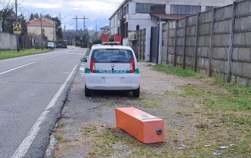 Autovelox abbattuto a Olgiate. Ma Fleximan non c’entra Autovelox abbattuto a Olgiate. Ma Fleximan non c’entra