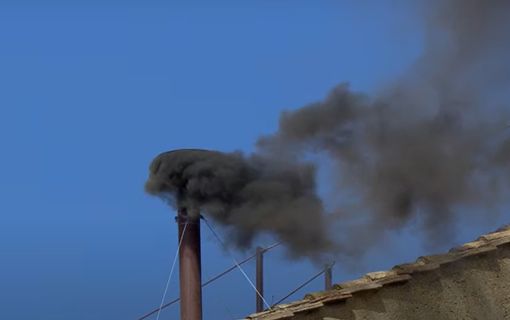 Aspettando il nuovo Papa: anche questa mattina fumata nera