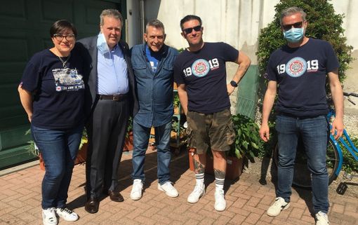 Marco Grecchi (secondo da sinistra) tra Pamela Carezzato e Lele Magni, presenti anche Lorenzo Pisani e Luca Calloni alla giornata finale di "100 anni di Pro”