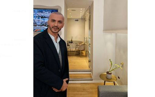 Il ritrattista dei vip Alfonso Restivo nominato direttore artistico del nuovo spazio espositivo Concept Art Brera di Milano