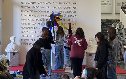 BOHÈME, IL CONTO ALLA ROVESCIA. Un'opera che a Busto dà lavoro e gioia. Nata sotto la stella dei ragazzi