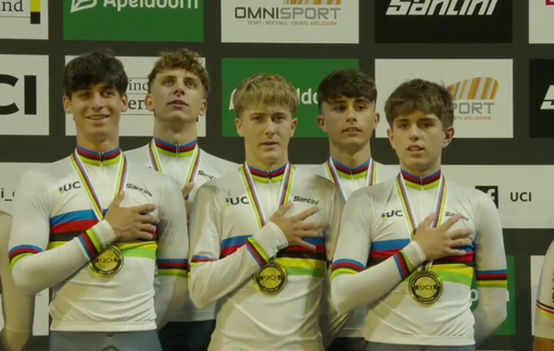 Riccardo Colombo è il primo a destra