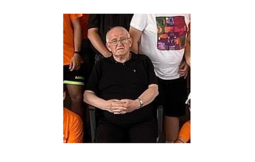 Don Giovanni da una foto della comunità sulla pagina social della parrocchia