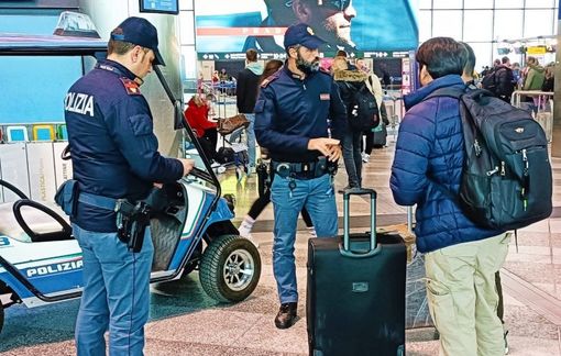 Furto a Malpensa, arrestato ladro in fuga: trolley da 4mila euro rubato a turista britannico