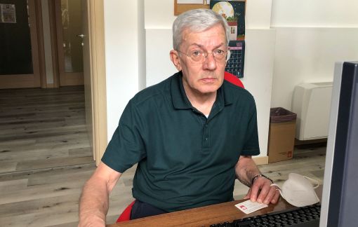 Settanta candeline per don Francesco Casati, il prof di religione del Crespi Settanta candeline per don Francesco Casati, il prof di religione del Crespi