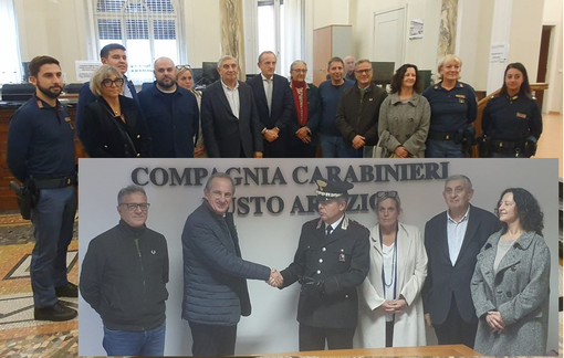 «Altro che razzisti, siete bravissimi». Solidarietà di sindaco e giunta alle forze dell’ordine: «Ecri da abolire» «Altro che razzisti, siete bravissimi». Solidarietà di sindaco e giunta alle forze dell’ordine: «Ecri da abolire»