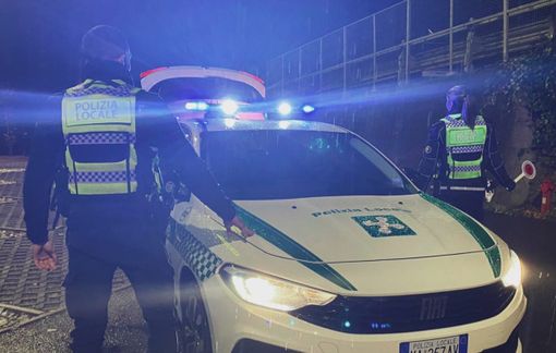 Giocavano d'azzardo con le macchinette in una sala scommesse di Lavena Ponte Tresa: identificati dieci minorenni Giocavano d'azzardo con le macchinette in una sala scommesse di Lavena Ponte Tresa: identificati dieci minorenni