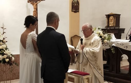 Ilenia e Carlo finalmente sposi! L’amore trionfa e abbatte le barriere Ilenia e Carlo finalmente sposi! L’amore trionfa e abbatte le barriere