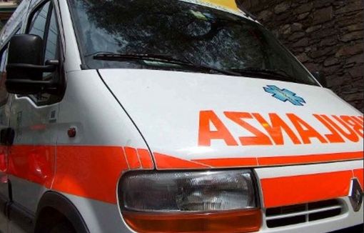 Scontro tra auto e moto sulla Sp18, due giovani feriti a Vergiate