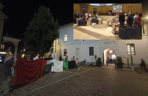 Il minuto di silenzio per Kirk “allargato” a tutte le vittime di violenza politica. Tovaglieri: «Orgogliosa di Busto»