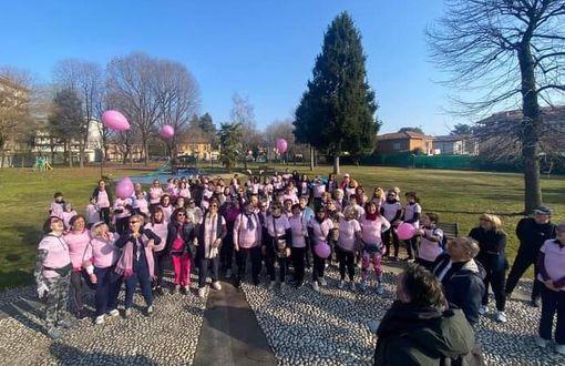 La “corsa rosa” ha aperto Karate Donna. In cento per le vie di Busto
