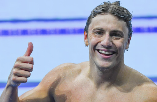 Martinenghi infinito: nuota ancora nell'oro. Trionfa anche nei 50 rana Martinenghi infinito: nuota ancora nell'oro. Trionfa anche nei 50 rana