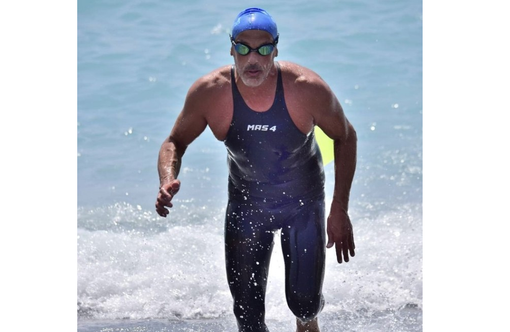 Nuotare anche per 50 chilometri: Sandro Vezzani e la sua passione per le acque libere