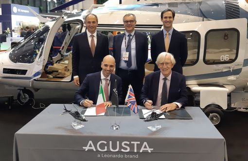 Leonardo continua a volare, due nuovi elicotteri AW109 per Gran Bretagna e Irlanda