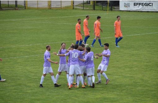 I giocatori del Legnano, domenica, riabbracceranno i tifosi allo stadio (foto aclegnano.it)