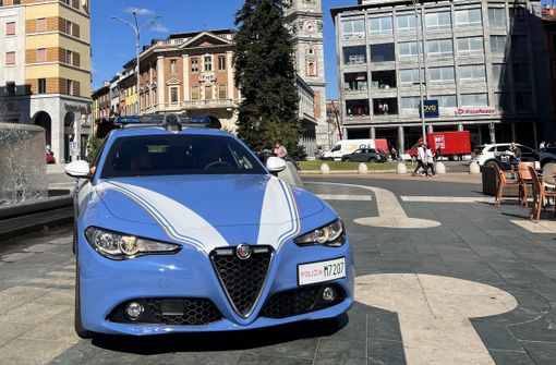 Controlli in alcuni negozi "etnici" di Varese, identificate venti persone e multe per quasi 4mila euro Controlli in alcuni negozi "etnici" di Varese, identificate venti persone e multe per quasi 4mila euro