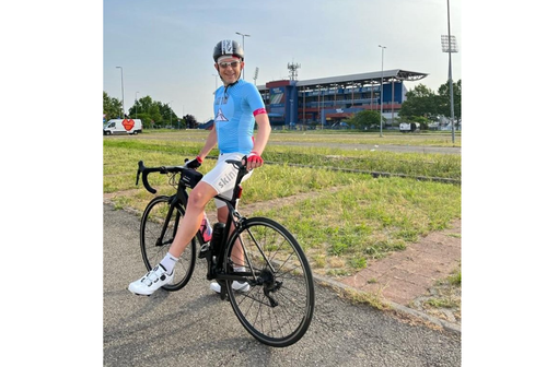 Il “fioretto” del tifoso milanista: dal Mapei Stadium a Busto in bicicletta Il “fioretto” del tifoso milanista: dal Mapei Stadium a Busto in bicicletta