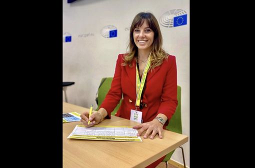 Tovaglieri firma la petizione contro il “cibo sintetico”: «No alla carne senza carne» Tovaglieri firma la petizione contro il “cibo sintetico”: «No alla carne senza carne»