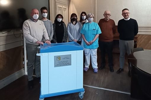 La solidarietà c'è sempre: donati tre carrelli polifunzionali al Day Hospital oncologico