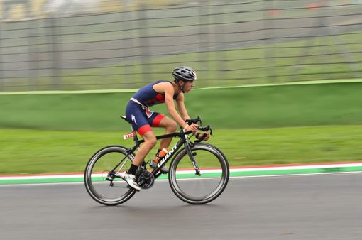 Daniele Castelli, 9 al liceo scientifico e al top nel triathlon