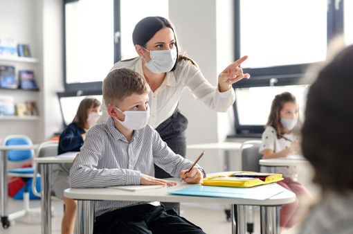 Test salivari a scuola, anche in provincia di Varese parte la sperimentazione