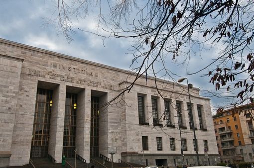 Abusi sessuali alla figlia minorenne, muratore condannato a 9 anni Abusi sessuali alla figlia minorenne, muratore condannato a 9 anni