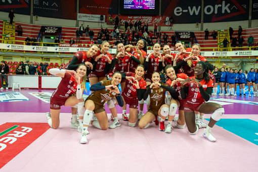 La Eurotek Uyba Busto Arsizio batte nettamente Cuneo 3 a 0 (foto a cura di Fotografia Galbiati) La Eurotek Uyba Busto Arsizio batte nettamente Cuneo 3 a 0 (foto a cura di Fotografia Galbiati)