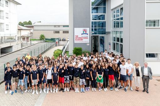 Istituti Olga Fiorini e Marco Pantani di nuovo in vetrina. Innovazione e organizzazione si presentano all’open day Istituti Olga Fiorini e Marco Pantani di nuovo in vetrina. Innovazione e organizzazione si presentano all’open day