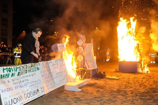 La Giöbia ai tempi della pandemia: falò in streaming senza pubblico La Giöbia ai tempi della pandemia: falò in streaming senza pubblico