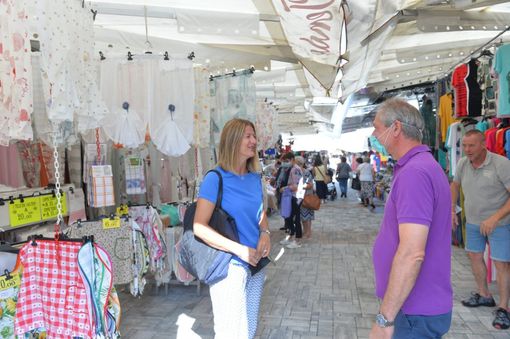 Scontro sul mercato. Perusin: «Chiesto alla Lega di venire tra gli ambulanti». Binelli: «Noi non facciamo parate»