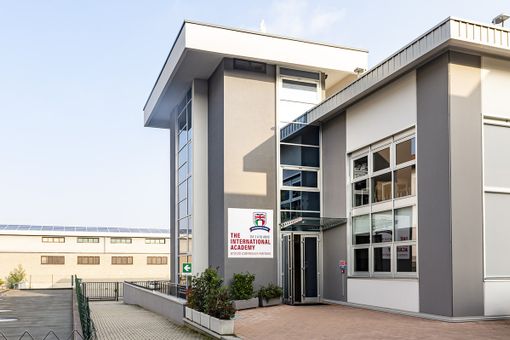 Il Liceo quadriennale internazionale di Acof fa da modello per le altre scuole