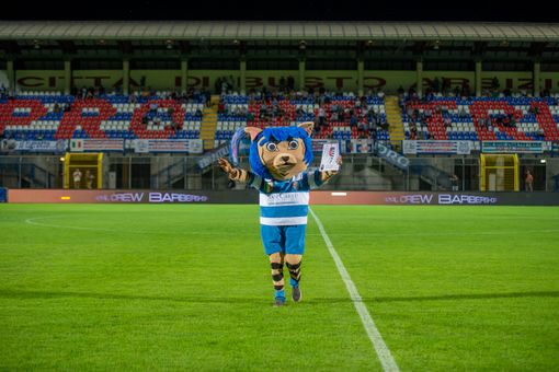 Pro Patria, giro d'onore e regalo ai nonni per la loro festa