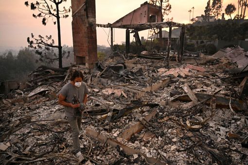 Incendio a Los Angeles, Biden: "Una scena di guerra". Danni stimati in 150 miliardi Incendio a Los Angeles, Biden: "Una scena di guerra". Danni stimati in 150 miliardi
