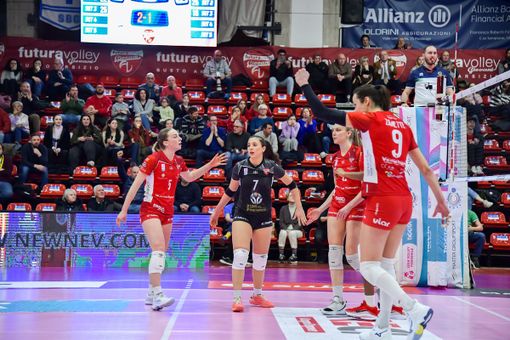 Giulia Osana sostituirà ancora nel ruolo di libero l'infortunata Giada Cecchetto Giulia Osana sostituirà ancora nel ruolo di libero l'infortunata Giada Cecchetto