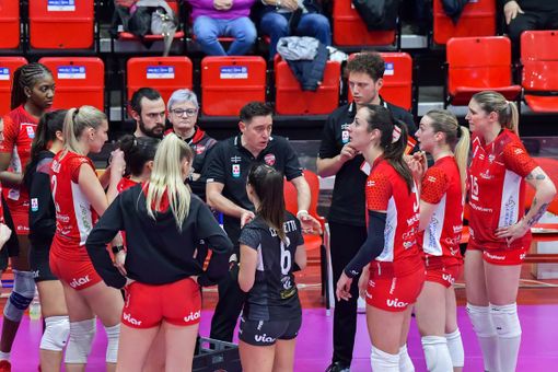 La Futura incassa una sconfitta nel derby (foto Loris Marini da Lega Volley Femminile)