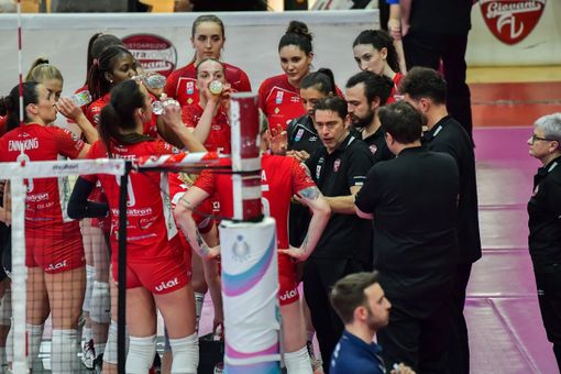 La Futura Busto perde 1-3 la gara-1 di semifinale playoff (credit foto Loris Marini / Lega Volley Femminile) La Futura Busto perde 1-3 la gara-1 di semifinale playoff (credit foto Loris Marini / Lega Volley Femminile)