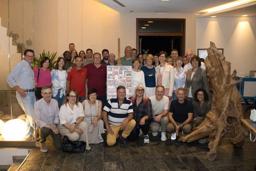 «Su le gambe!». Una sorpresa dai suoi “ragazzi” per i 70 anni di Vittorio Ramaglia