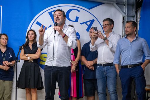 Lega, Salvini incontra i militanti a Gallarate