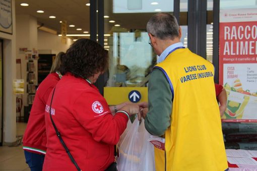 Oltre due tonnellate e mezzo di solidarietà: successo per la Raccolta Alimentare della Cri di Gallarate