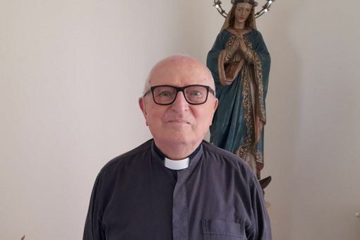 Il "bonsignore" che entrava nelle case, si sedeva a tavola, ascoltava: le famiglie ricordano don Claudio Livetti