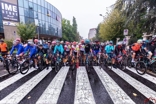 Legnano: sport e commercio pedalano insieme Legnano: sport e commercio pedalano insieme