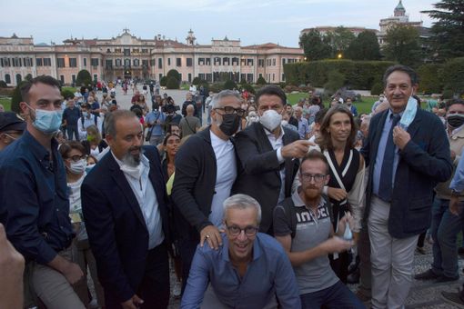 Busto, Giuseppe Conte ai suoi: «Andate avanti più forti di prima!»