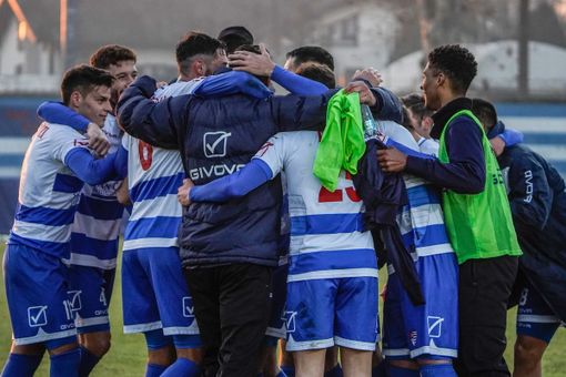 L'abbraccio che sprigiona energia, di nuovo e le altre foto di Marco Giussani L'abbraccio che sprigiona energia, di nuovo e le altre foto di Marco Giussani