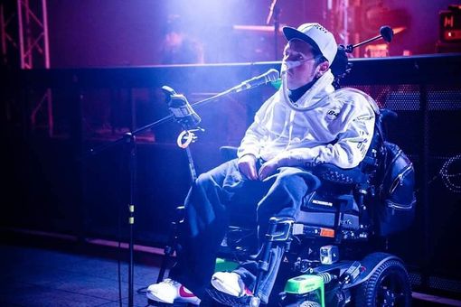 Michele "Toro seduto" Sanguine on stage