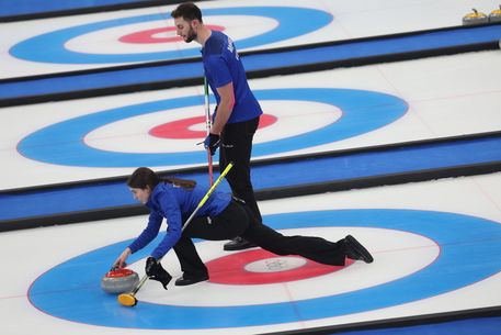 Oro e curling-mania: l'Italia trionfa alle Olimpiadi di Pechino Oro e curling-mania: l'Italia trionfa alle Olimpiadi di Pechino