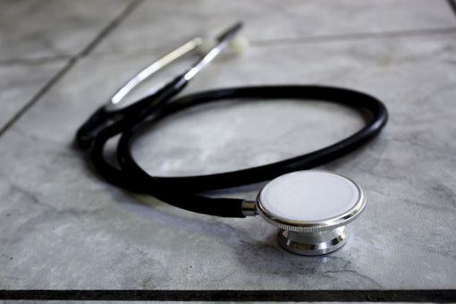 Medici ospedalieri e infermieri incrociano le braccia: oggi a rischio oltre un milione di prestazioni Medici ospedalieri e infermieri incrociano le braccia: oggi a rischio oltre un milione di prestazioni