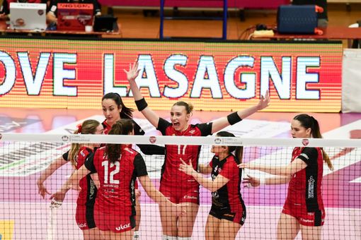 Serie A2F: la Futura vince e si riprende il secondo posto. FOTO E VIDEO Serie A2F: la Futura vince e si riprende il secondo posto. FOTO E VIDEO