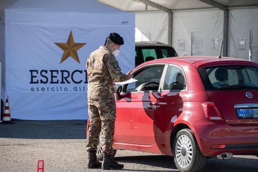 Coronavirus, i dati di martedì 27 aprile. In provincia 151 casi: Varese +21, Busto +15, Gallarate +5, Saronno +7, Luino+1 Coronavirus, i dati di martedì 27 aprile. In provincia 151 casi: Varese +21, Busto +15, Gallarate +5, Saronno +7, Luino+1